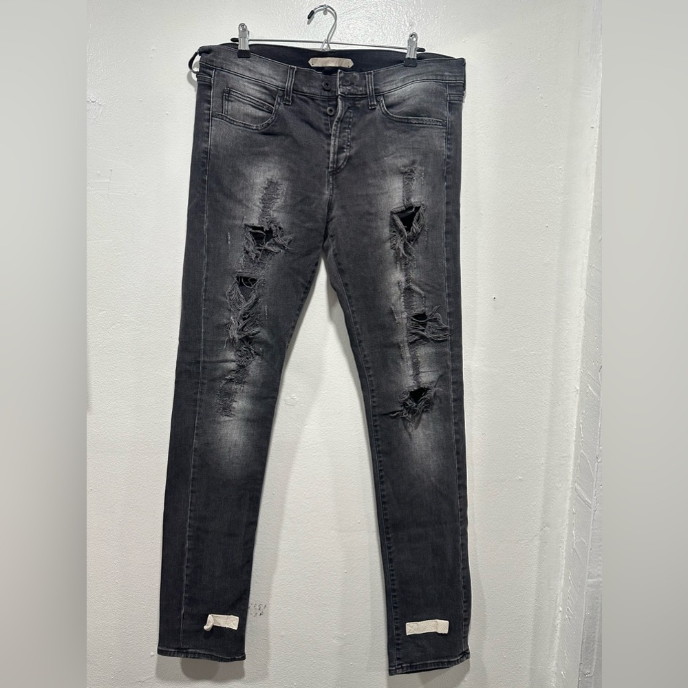 Off white ripped black Jeans size 34 

Great condition! Clean! #jeans #off-white